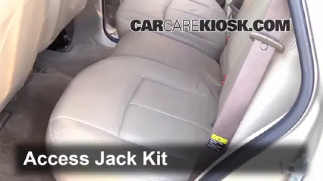 2004 Buick Rainier CXL Plus 4.2L 6 Cyl. Levantar auto Usar el gato para levantar el auto